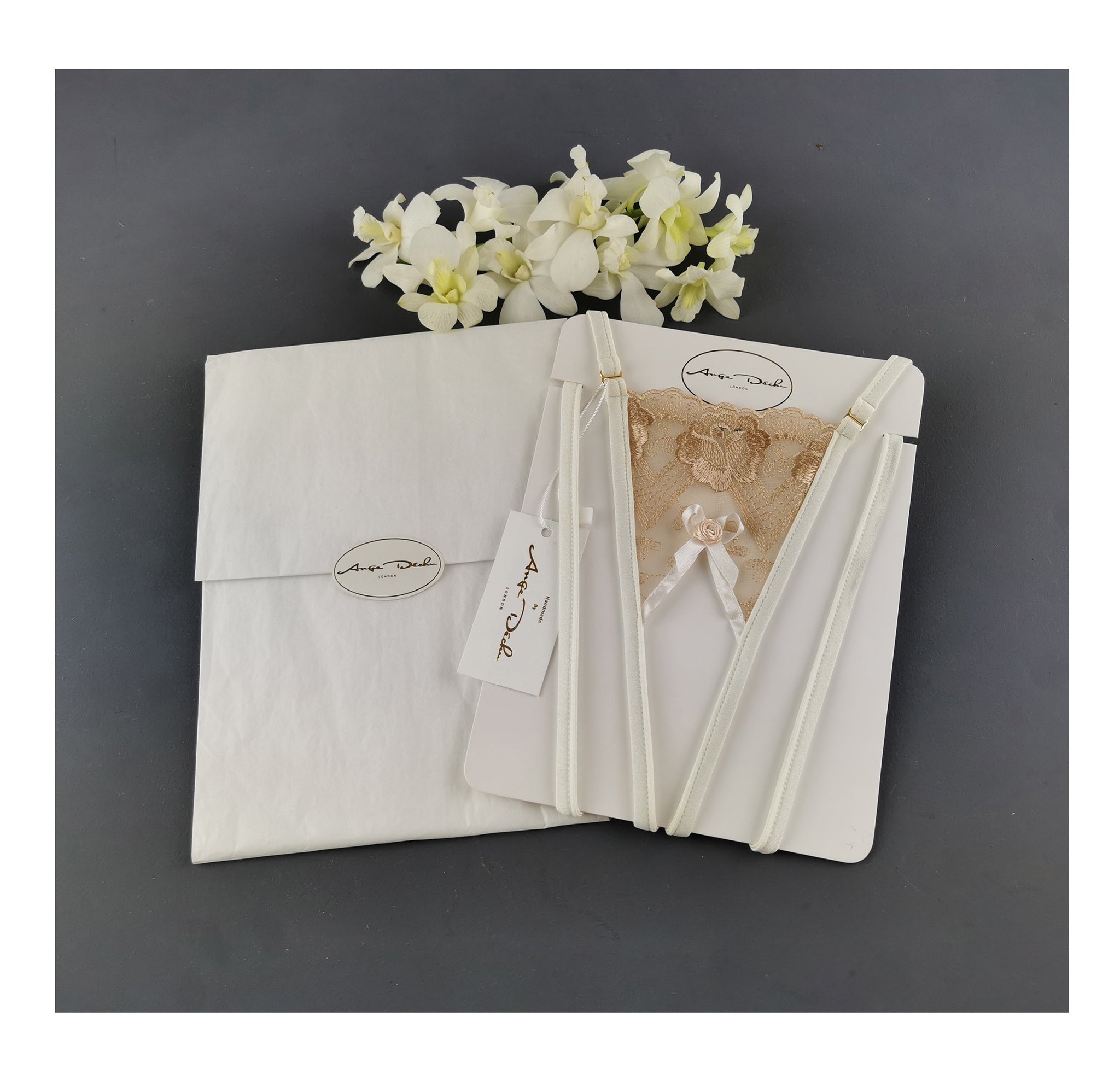 crotchless lingerie set G string panties and bra in see through gold and white lace sexy open crotch sheer boudoir lingerie - Ange Déchu